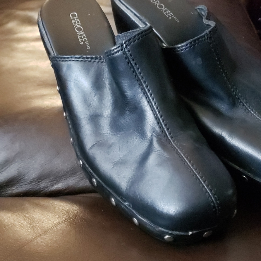 Cherokee mules/ clogs